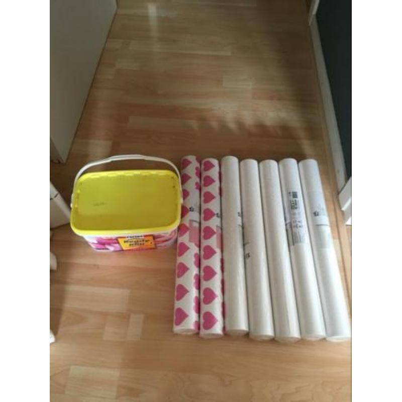 7 rollen behang en behanglijm