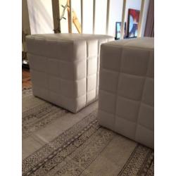 2x poef wit, skai 40x40x40cm Nieuw