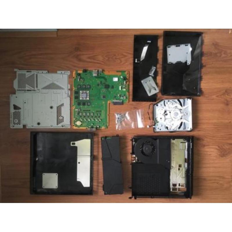 Onderdelen PS4 slim