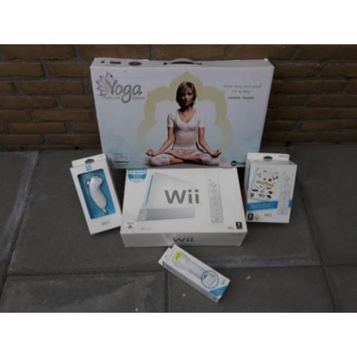nog 2 wii 1 nog hele maal nieuwe met alles